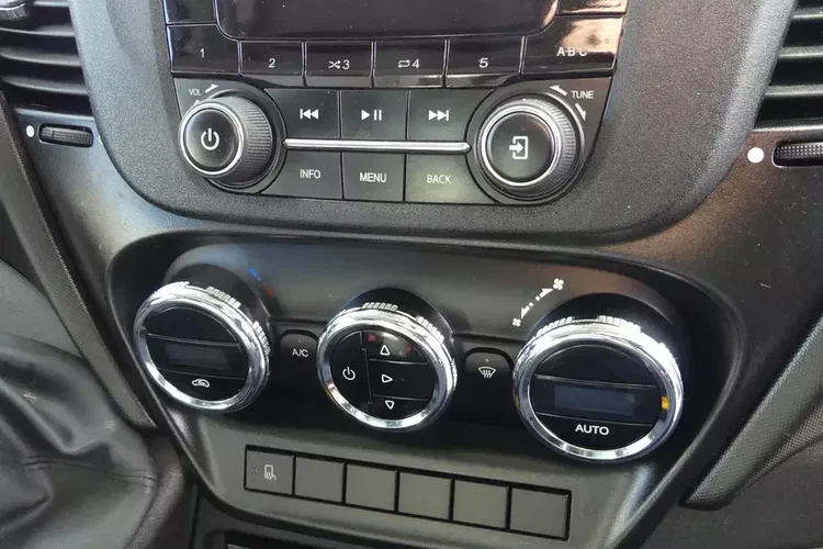 Iveco DAILY 70C18 / 3 LITRY 180 KM / PLANDEKA 6.15 / KABINA SYPIALNA / zdjęcie 27