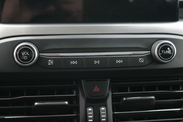 Ford Focus Titanium FullLed Gwarancja F-vat 120HP zdjęcie 21