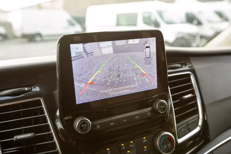 Ford Tourneo Custom zdjęcie 21