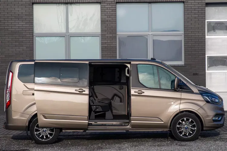 Ford Tourneo Custom zdjęcie 7