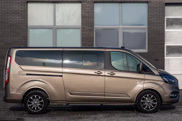 Ford Tourneo Custom zdjęcie 8