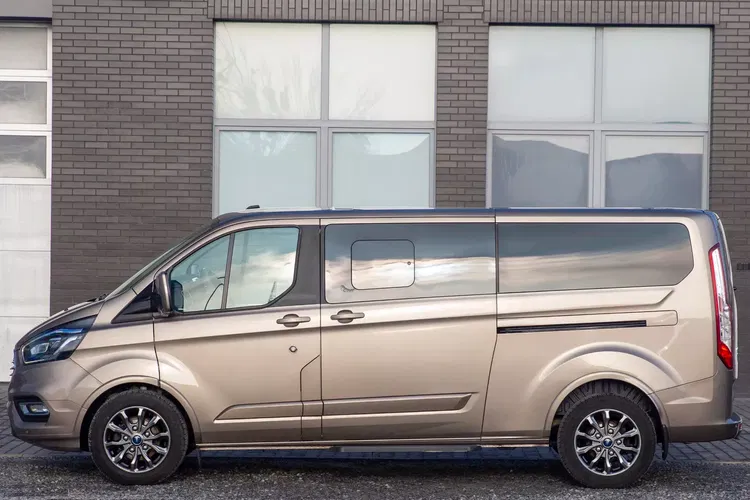 Ford Tourneo Custom zdjęcie 9