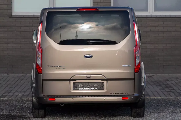 Ford Tourneo Custom zdjęcie 11