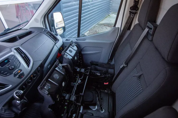 Ford Transit L3H2 170KM Blaszak TREND 3500kg zdjęcie 13