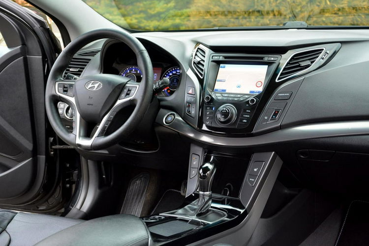 Hyundai i40 2.0(177KM) Premium Skóry Ledy Duza Navi Keyless go Kamera ASO Hyunda zdjęcie 18