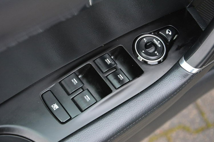 Hyundai i40 2.0(177KM) Premium Skóry Ledy Duza Navi Keyless go Kamera ASO Hyunda zdjęcie 31