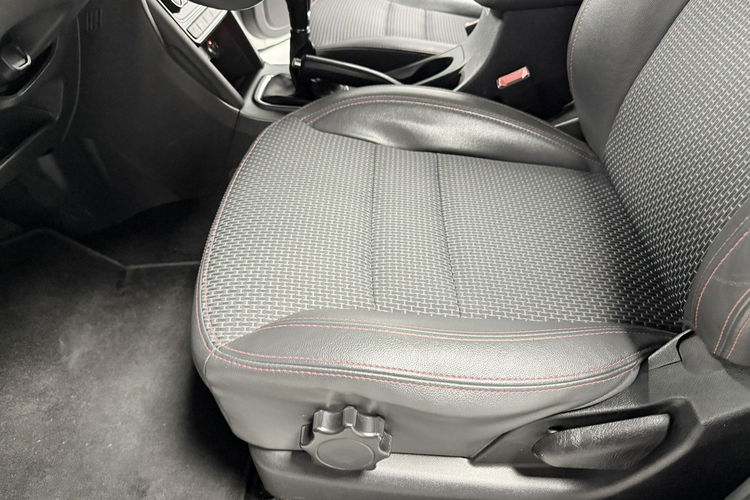 Toyota RAV-4 1.6 126KM +LPG LUXURY+NAVI Soczewka LED Szyberdach KamerAlu17 NIEMIEC zdjęcie 40