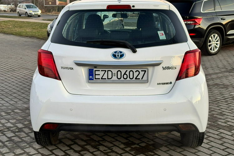Toyota Yaris Hybryda Niski Przebieg zdjęcie 12