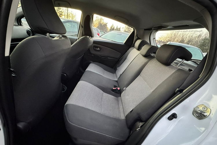Toyota Yaris Hybryda Niski Przebieg zdjęcie 24