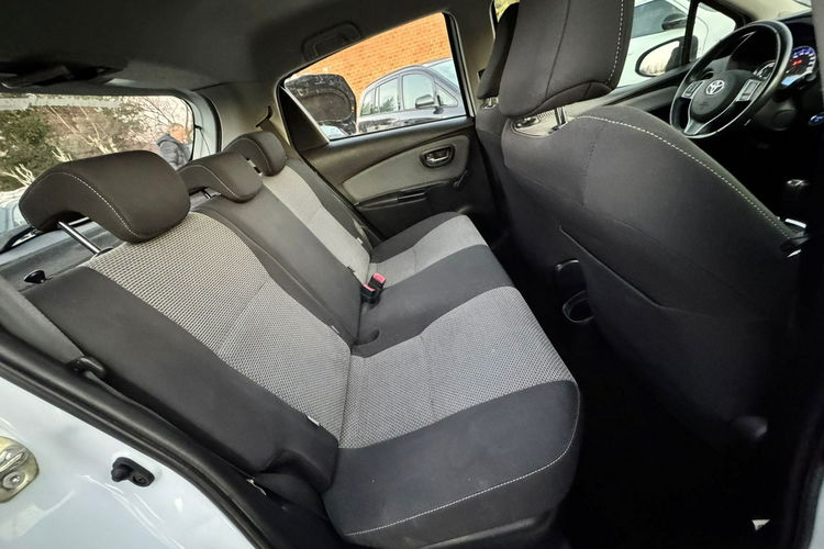 Toyota Yaris Hybryda Niski Przebieg zdjęcie 25