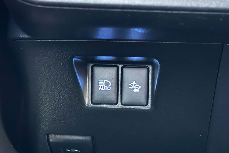 Toyota Yaris Hybryda Niski Przebieg zdjęcie 28