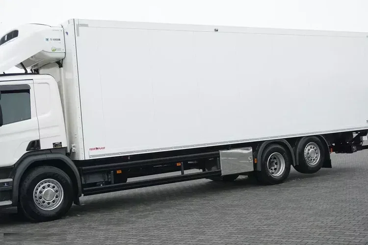 Scania P 370 / EURO 6 / CHŁODNIA + WINDA / 23 PALETY / OŚ SKRĘTNA zdjęcie 14