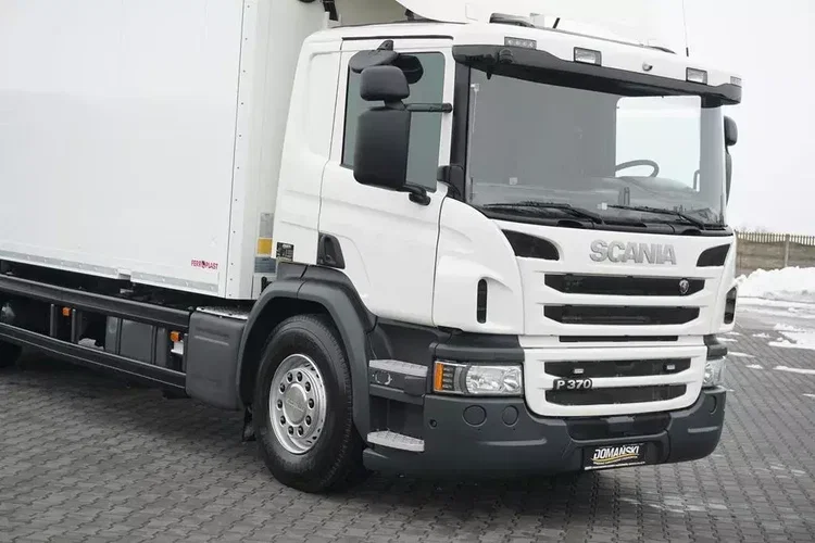 Scania P 370 / EURO 6 / CHŁODNIA + WINDA / 23 PALETY / OŚ SKRĘTNA zdjęcie 19