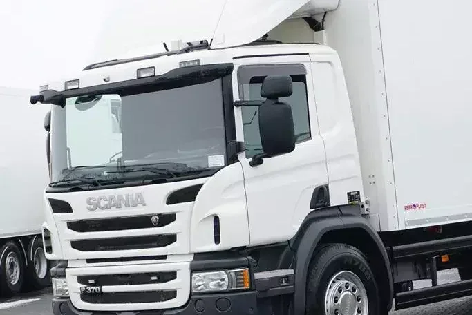 Scania P 370 / EURO 6 / CHŁODNIA + WINDA / 23 PALETY / OŚ SKRĘTNA zdjęcie 20