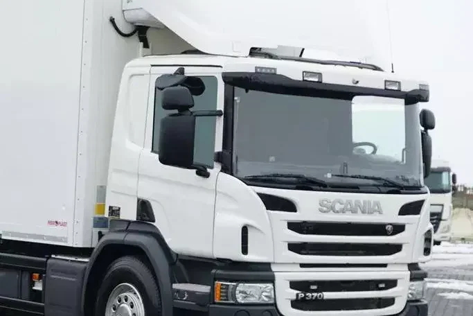 Scania P 370 / EURO 6 / CHŁODNIA + WINDA / 23 PALETY / OŚ SKRĘTNA zdjęcie 29