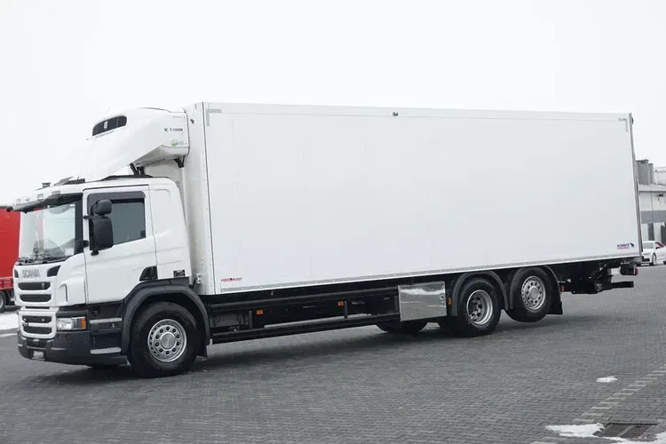 Scania P 370 / EURO 6 / CHŁODNIA + WINDA / 23 PALETY / OŚ SKRĘTNA zdjęcie 3