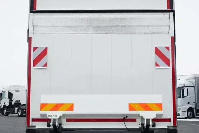 Scania P 370 / EURO 6 / CHŁODNIA + WINDA / 23 PALETY / OŚ SKRĘTNA zdjęcie 34