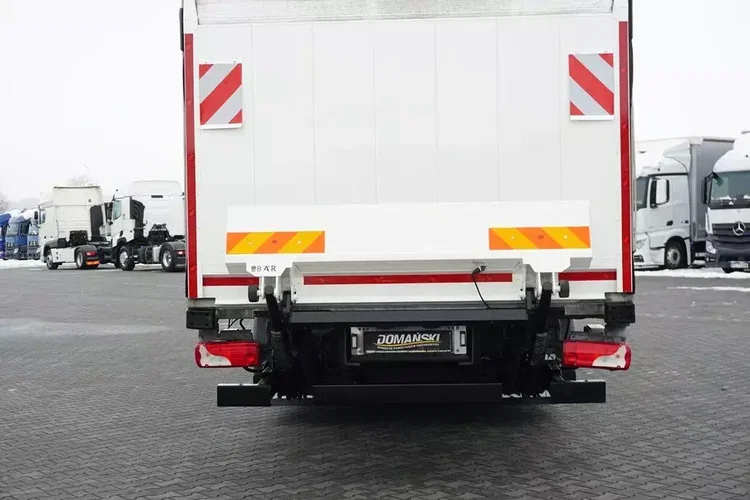 Scania P 370 / EURO 6 / CHŁODNIA + WINDA / 23 PALETY / OŚ SKRĘTNA zdjęcie 35