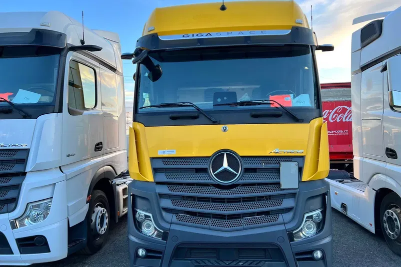 ciągnik siodłowy Mercedes zdjęcie 1