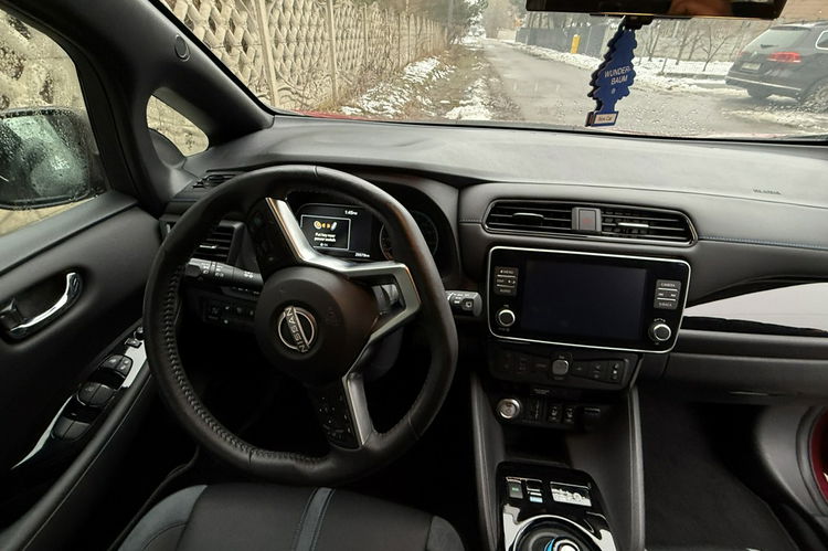 Nissan Leaf max wersja bateria 62kWh 25 tyskm moc 217KM jedyny taki gwaranc zdjęcie 23