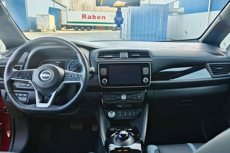 Nissan Leaf max wersja bateria 62kWh 25 tyskm moc 217KM jedyny taki gwaranc zdjęcie 9