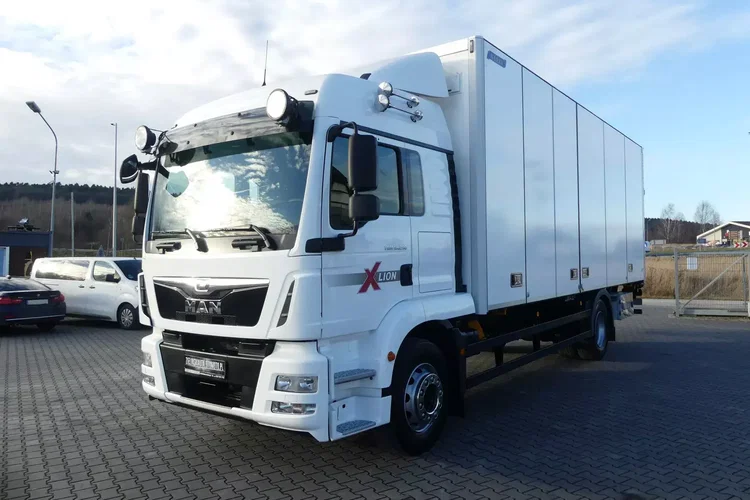 MAN TGM 18.290 / IZOTERMA + WINDA / GLOB / EURO 6 / OTWIERANY BOK / zdjęcie 2