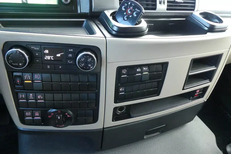 MAN TGM 18.290 / IZOTERMA + WINDA / GLOB / EURO 6 / OTWIERANY BOK / zdjęcie 37