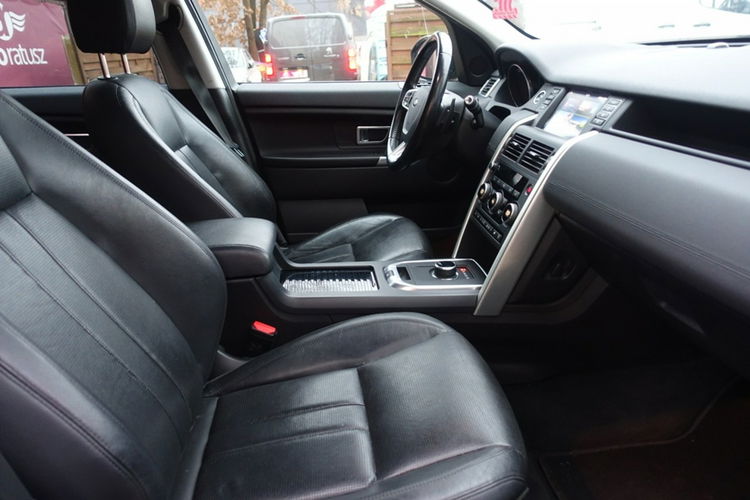 Land Rover Discovery Sport Rezerwacja zdjęcie 12