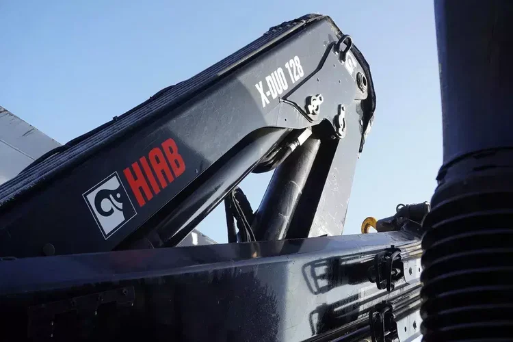 Mercedes Arocs 1833 / 87 000 km / Hds HIAB X-DUO 128 B-2 / trójstronna wywrotka zdjęcie 10