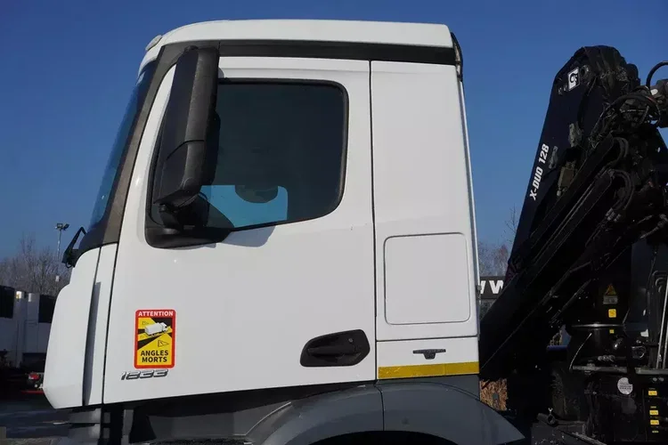 Mercedes Arocs 1833 / 87 000 km / Hds HIAB X-DUO 128 B-2 / trójstronna wywrotka zdjęcie 13