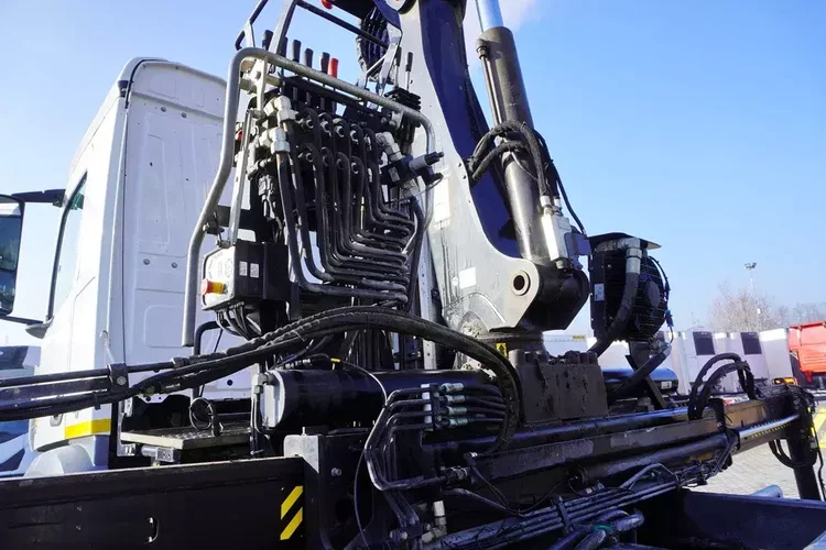Mercedes Arocs 1833 / 87 000 km / Hds HIAB X-DUO 128 B-2 / trójstronna wywrotka zdjęcie 24
