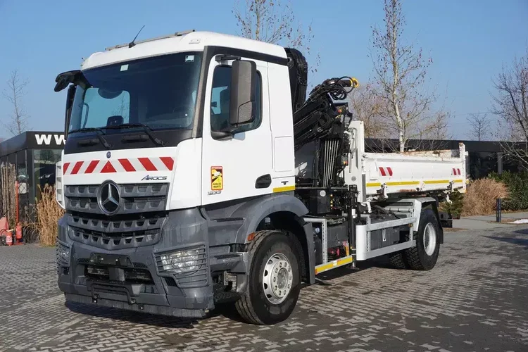 Mercedes Arocs 1833 / 87 000 km / Hds HIAB X-DUO 128 B-2 / trójstronna wywrotka zdjęcie 3