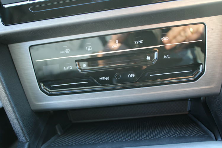 Volkswagen Passat ESSENCE LED F-vat Salon Polska Gwarancja zdjęcie 18