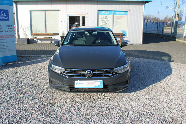 Volkswagen Passat ESSENCE LED F-vat Salon Polska Gwarancja zdjęcie 2