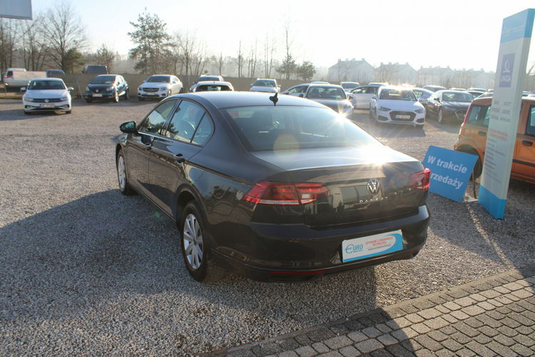 Volkswagen Passat ESSENCE LED F-vat Salon Polska Gwarancja zdjęcie 7