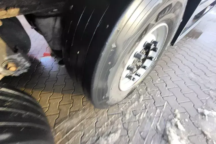 Schmitz SKO 24 - DOOST - podwójna podłoga zdjęcie 12