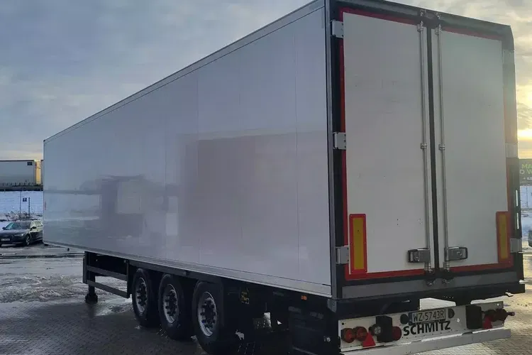 Schmitz SKO 24 - DOOST - podwójna podłoga zdjęcie 4