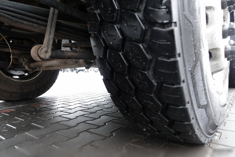 Mercedes ACTROS 3241 / 8x4 / WYWROTKA / HYDROBURTA / BORDMATIC / EURO 5 EEV / ŁADOWNOŚĆ: 19 500 KG  zdjęcie 36