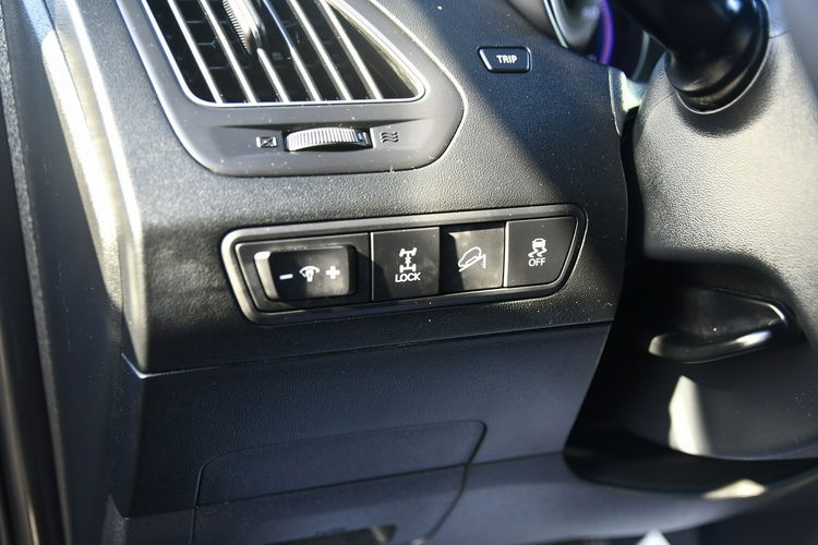 Hyundai ix35 2.0d 4X4 AWD Panorama Dach.Klimatr 2 str. Skóry.Navi.Kam.Cofania.OKAZJ zdjęcie 16