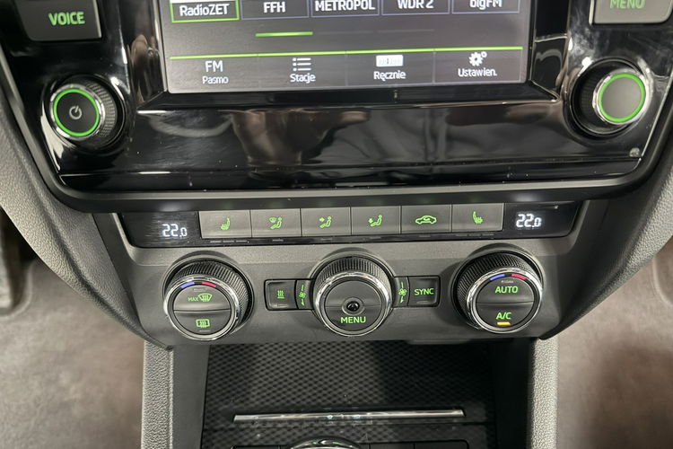 Skoda Octavia RS 2.0 TDI 184KM CANTON HiFi AppleCar LED Bi-Xenon Duża Navi Niemiec zdjęcie 17
