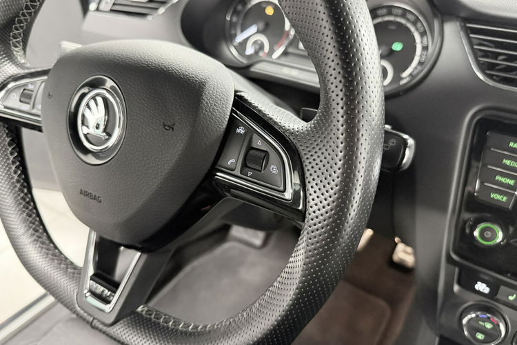 Skoda Octavia RS 2.0 TDI 184KM CANTON HiFi AppleCar LED Bi-Xenon Duża Navi Niemiec zdjęcie 19