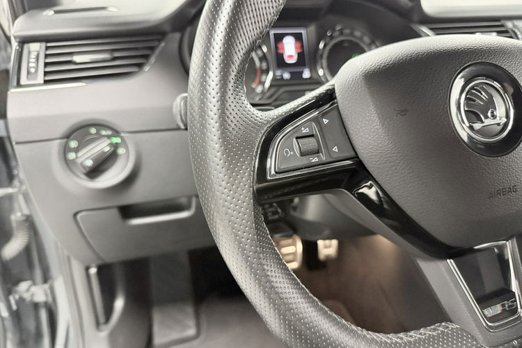 Skoda Octavia RS 2.0 TDI 184KM CANTON HiFi AppleCar LED Bi-Xenon Duża Navi Niemiec zdjęcie 21