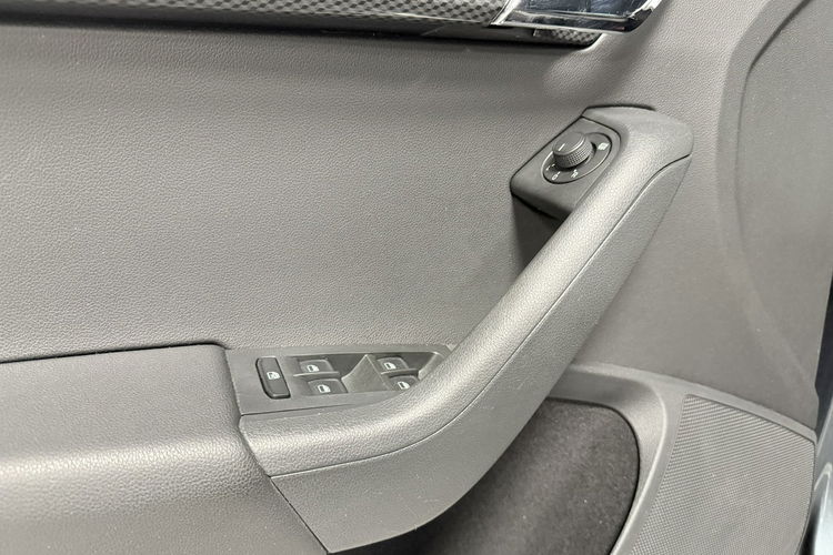 Skoda Octavia RS 2.0 TDI 184KM CANTON HiFi AppleCar LED Bi-Xenon Duża Navi Niemiec zdjęcie 38