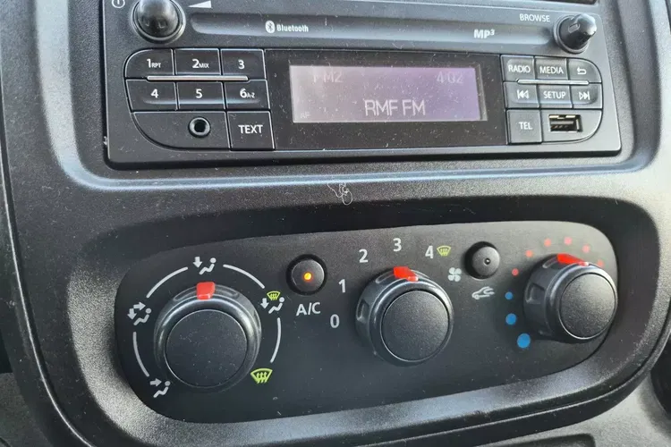 Renault Trafic Long 69900zł NETTO Brygadówka 6 osób 1.6dCi/120KM zdjęcie 19