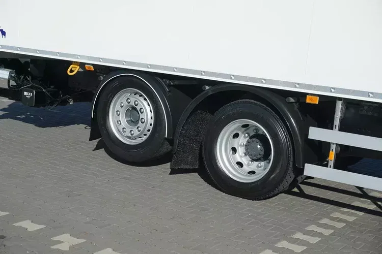 Volvo FM / 410 / E 6 / CHŁODNIA + WINDA / 21 PALET / DOPPEL STOCK / MULTI TEMPERATTURA zdjęcie 19