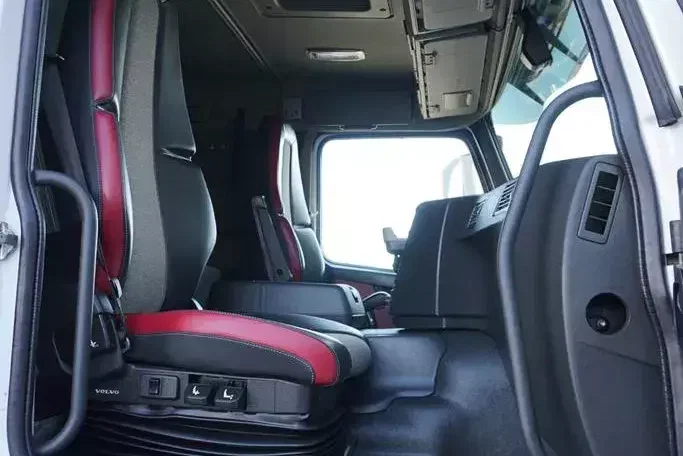 Volvo FM / 410 / E 6 / CHŁODNIA + WINDA / 21 PALET / DOPPEL STOCK / MULTI TEMPERATTURA zdjęcie 8