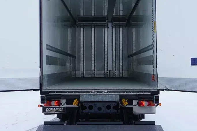 Mercedes ACTROS / 2546 / EURO 6 / CHŁODNIA + WINDA / 23 PALETY / OŚ SKRĘTNA zdjęcie 10