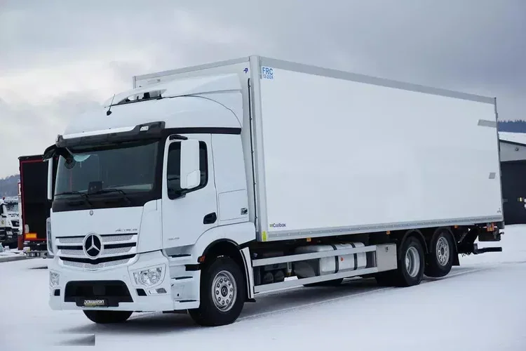 Mercedes ACTROS / 2546 / EURO 6 / CHŁODNIA + WINDA / 23 PALETY / OŚ SKRĘTNA zdjęcie 2