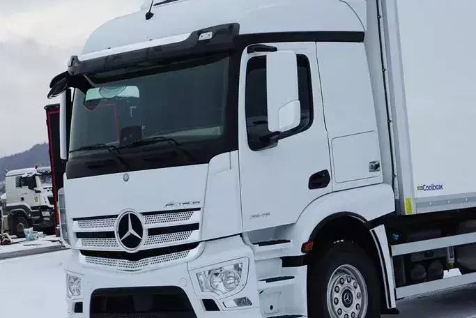 Mercedes ACTROS / 2546 / EURO 6 / CHŁODNIA + WINDA / 23 PALETY / OŚ SKRĘTNA zdjęcie 21