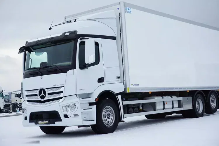 Mercedes ACTROS / 2546 / EURO 6 / CHŁODNIA + WINDA / 23 PALETY / OŚ SKRĘTNA zdjęcie 22